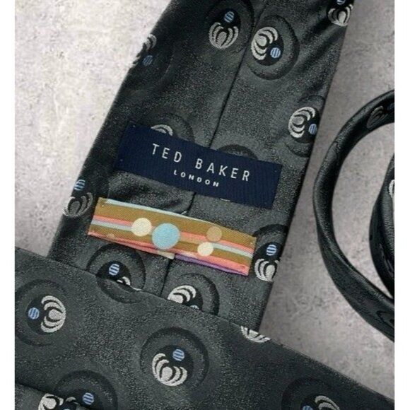 TED BAKER Silk Tie USA Gray Geometric W:3.5" EUC - Picture 2 of 6